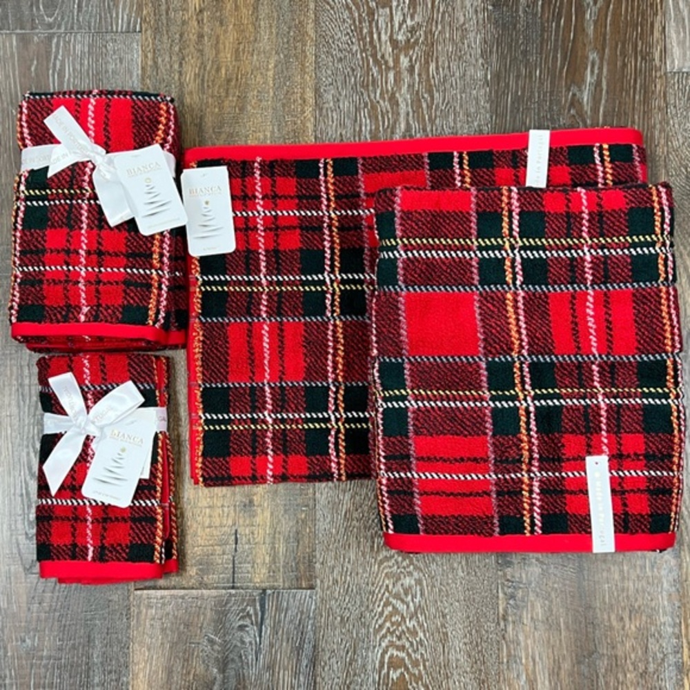 Bianca - ‘Winter Plaid bundle’ bath towel set. NWT Firm!